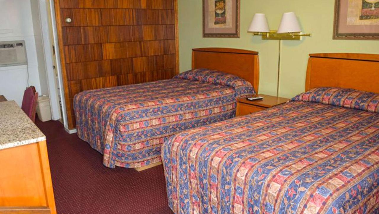 Relax Inn Bloomsburg Buitenkant foto