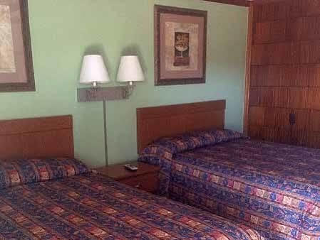 Relax Inn Bloomsburg Buitenkant foto